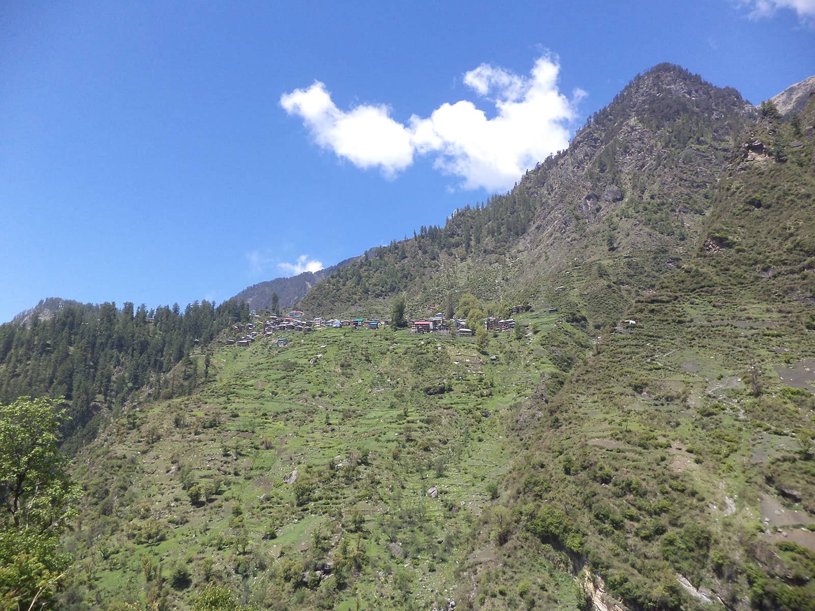 View of Malana village from the Malana taxi stand